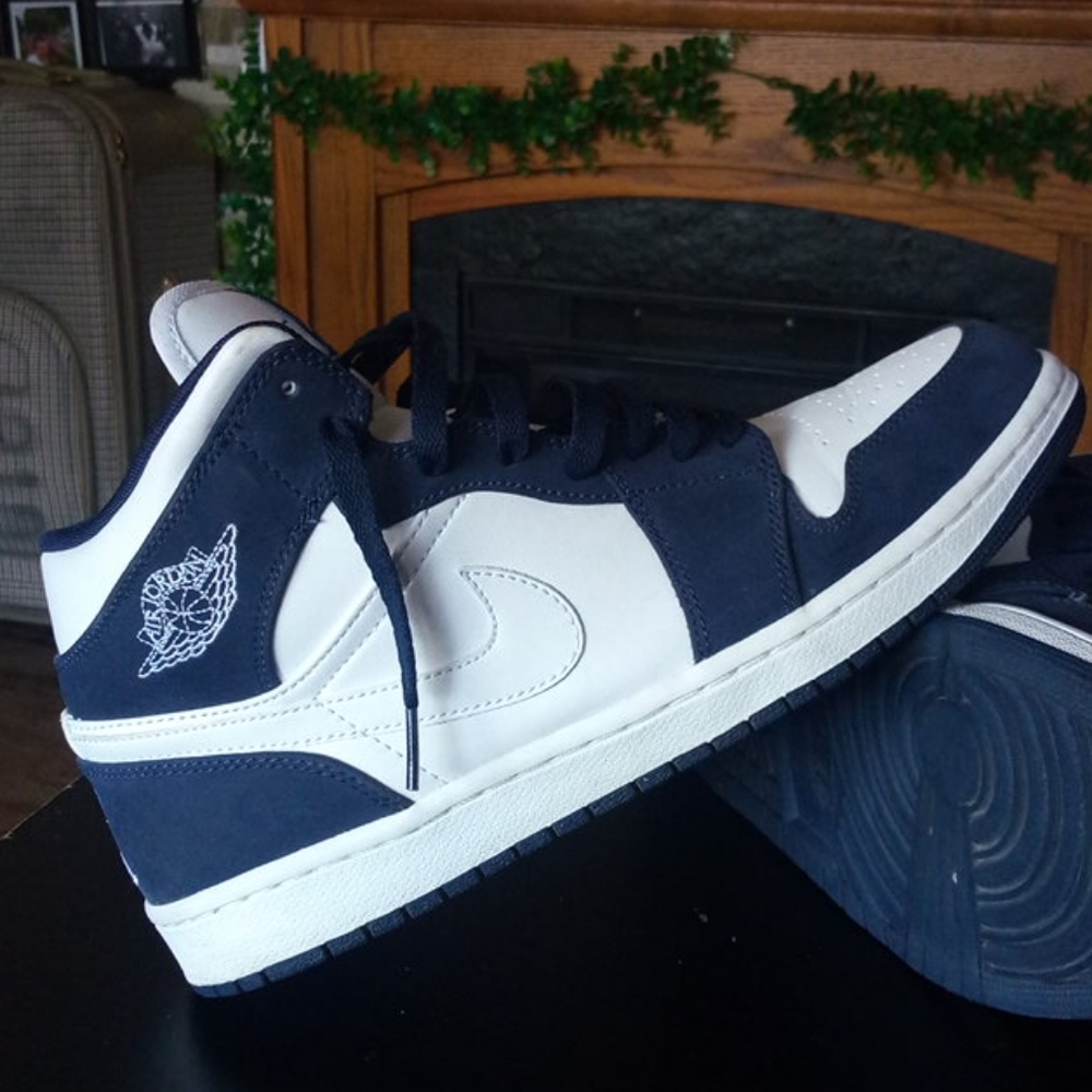 Jordan 1 phat obsidian